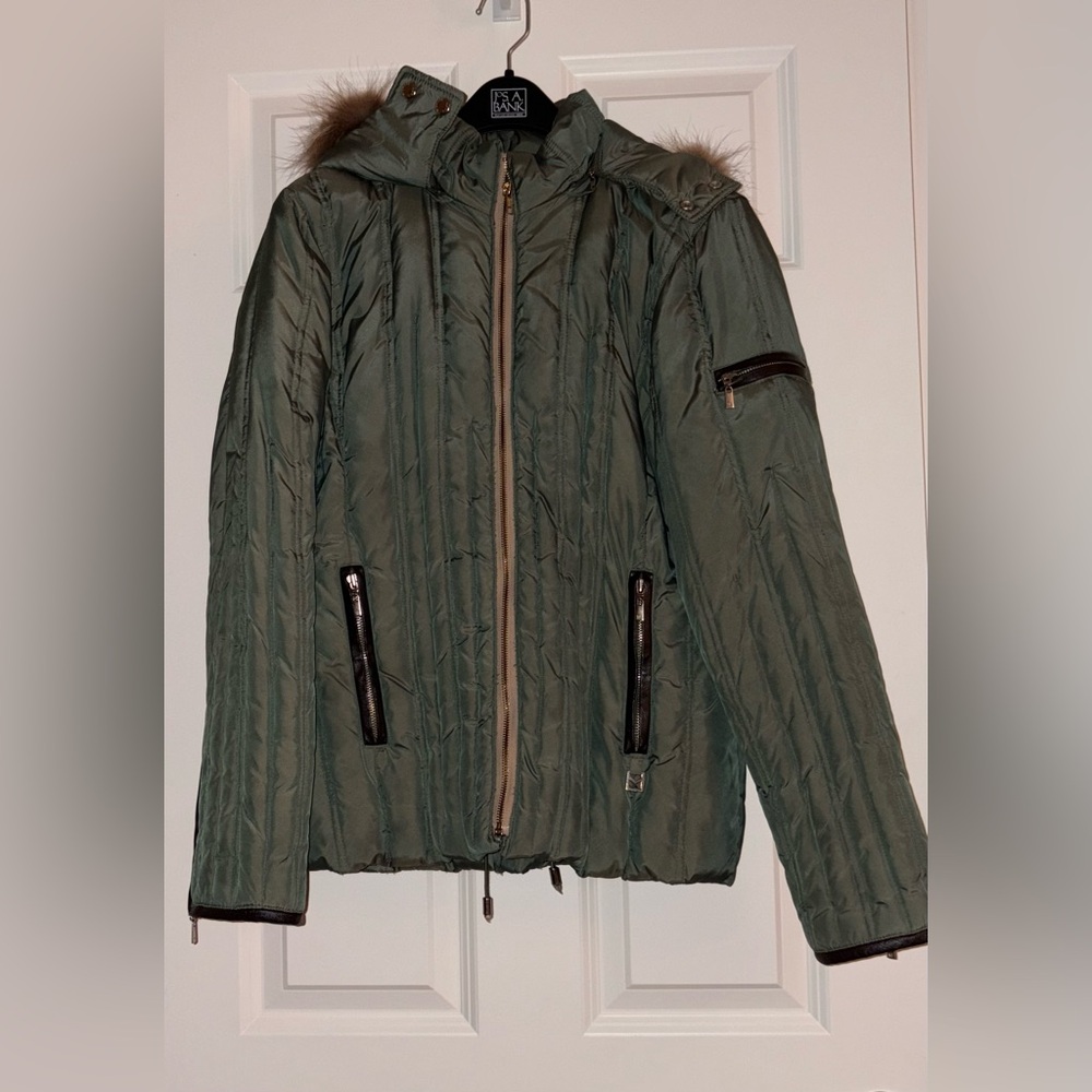 EUC/NWOT Puffer Jacket: Down-Filled, Detachable, Fur-Trimmed Hood